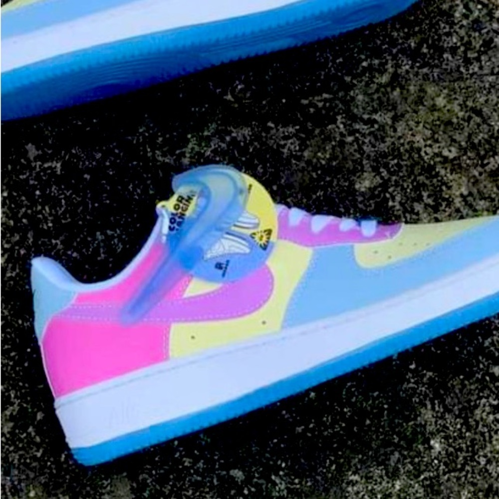 Women and men sizes 7 8.5 9.5 and 11
